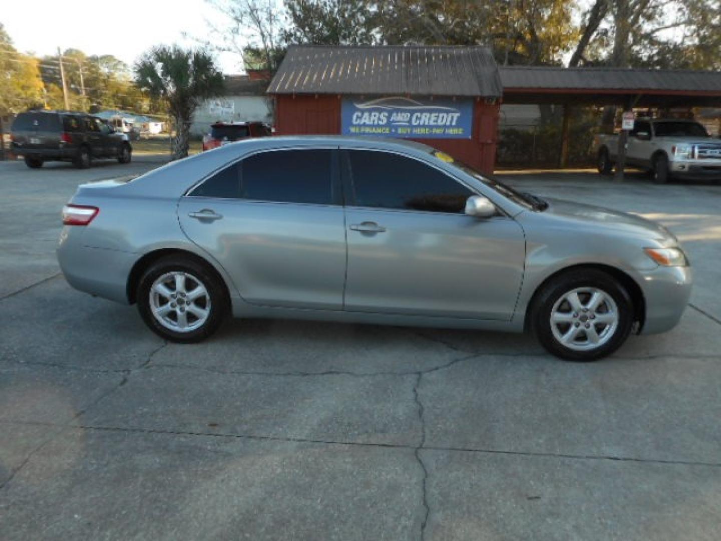 2007 SILVER TOYOTA CAMRY CE; SE; LE; XL (4T1BE46K07U) , located at 1200 Cassat Avenue, Jacksonville, FL, 32205, (904) 695-1885, 30.302404, -81.731033 - Photo#4